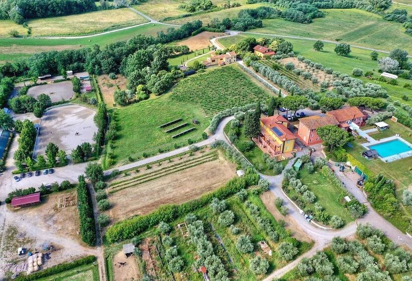 هتل Agriturismo Corte Benedetto