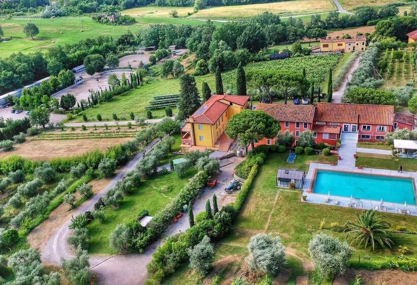 هتل Agriturismo Corte Benedetto