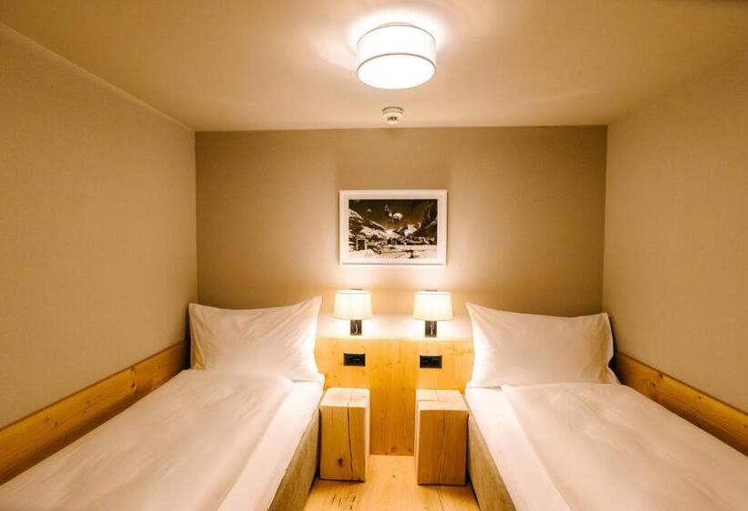 Seven Alpina Boutique