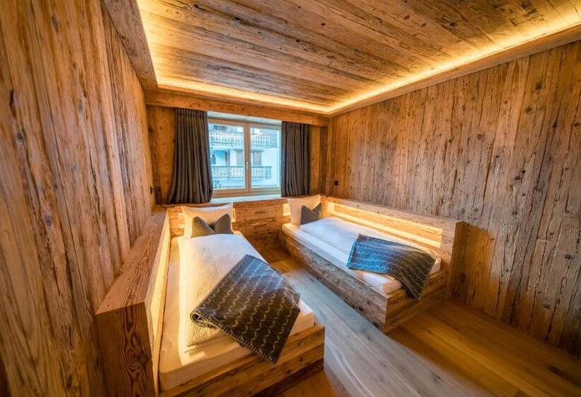 Seven Alpina Boutique