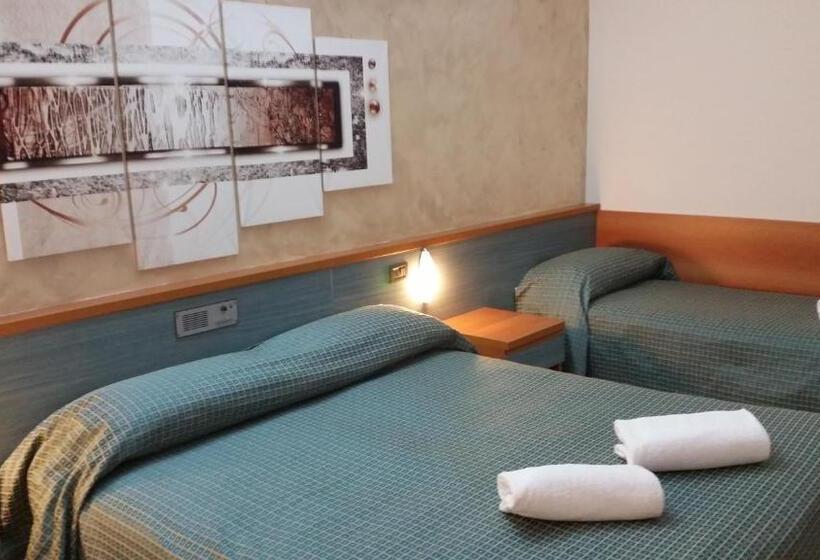 هتل Albergo Al Cacciatore