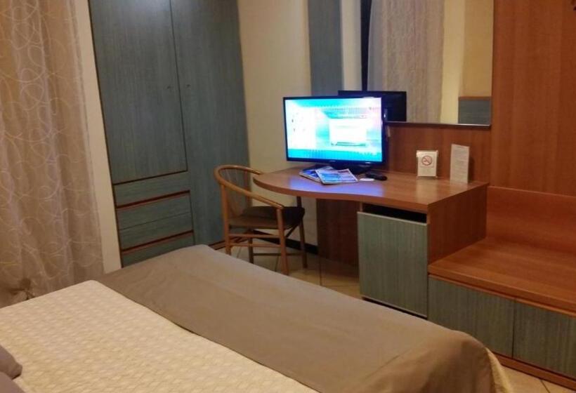 هتل Albergo Al Cacciatore