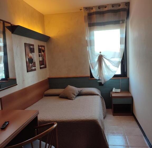 هتل Albergo Al Cacciatore