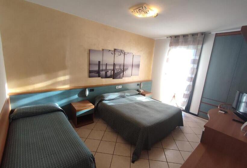 هتل Albergo Al Cacciatore