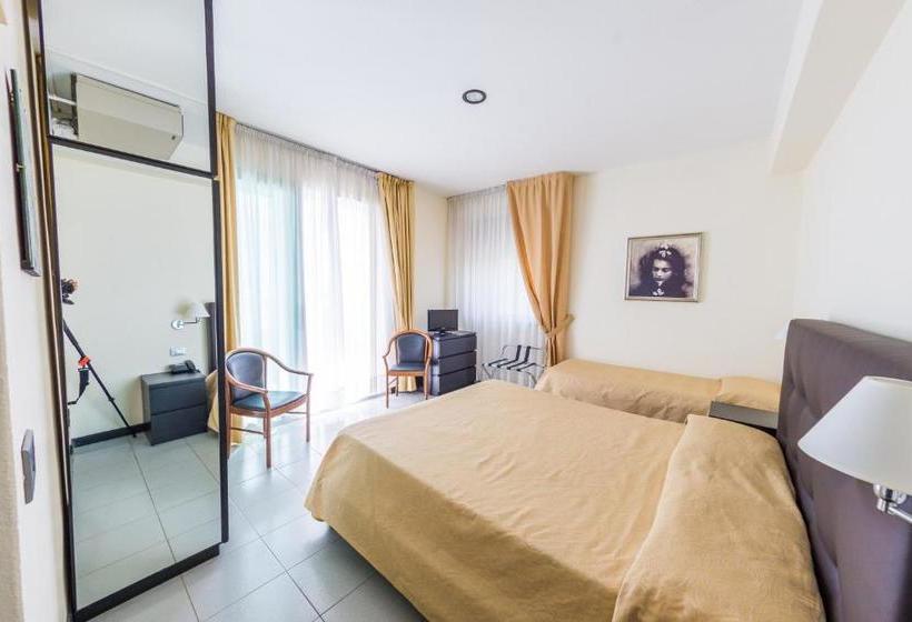 هتل Ambasciatori Suite