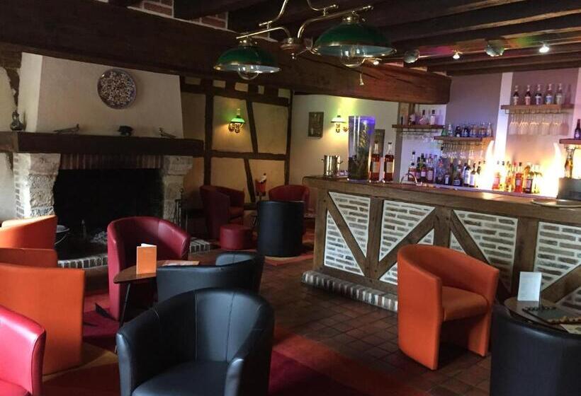 호텔 Auberge Du Cheval Blanc   Teritoria
