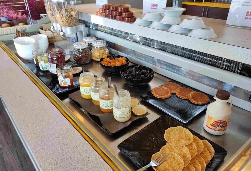 בית מלון כפרי Contact Hôtel Le Provençal Bordeaux Lac