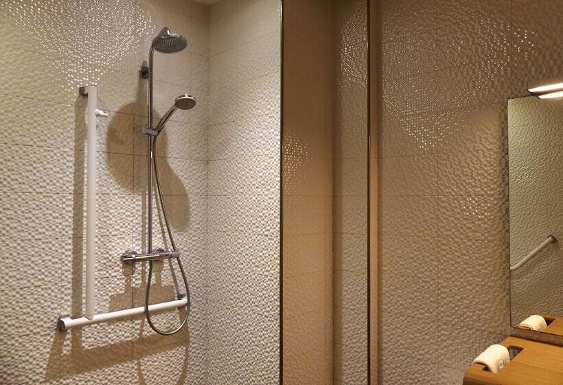 בית מלון כפרי Contact Hôtel Le Provençal Bordeaux Lac