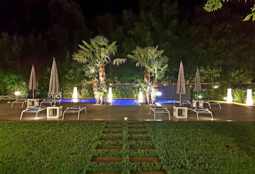 هتل Hambros Il Parco In Villa Banchieri