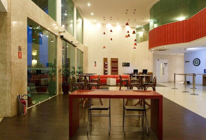 בית מלון כפרי Ibis Vitoria Da Conquista