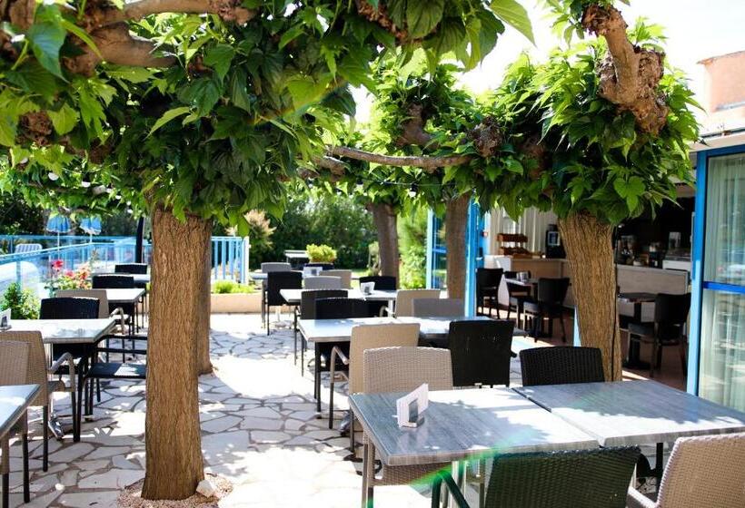 Отель La Nartelle