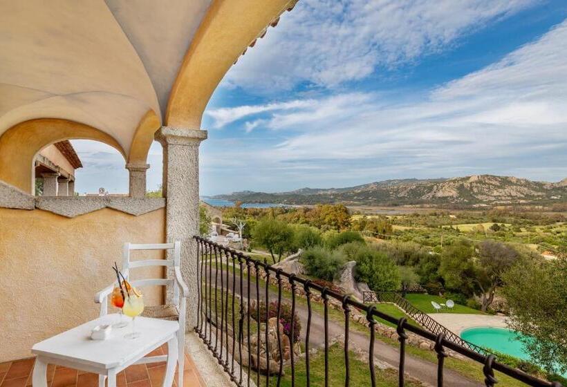 Moma Hotel Cannigione