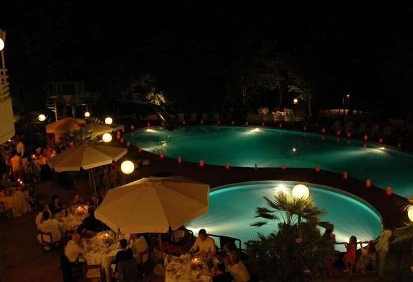 فندق على الطريق Apogeo