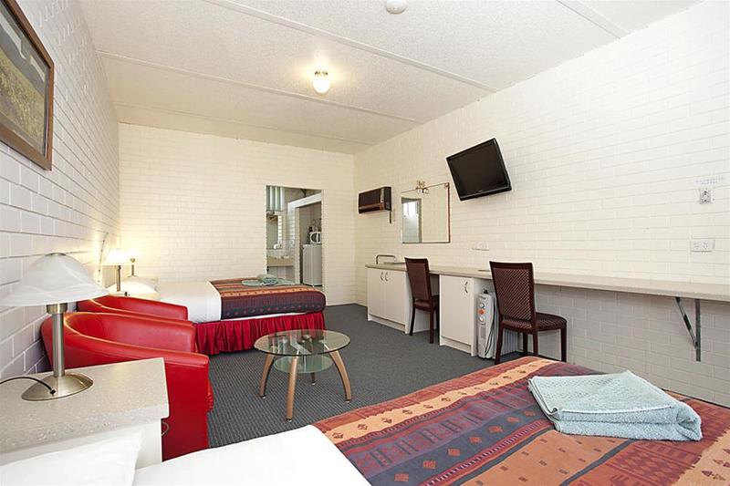 汽车旅馆  Statesman Motor Inn