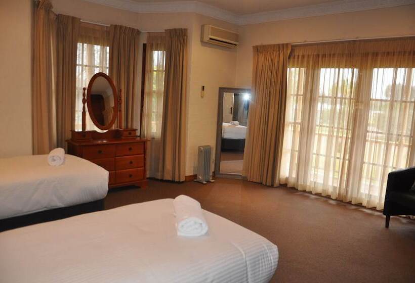 استراحتگاه Woolshed Hill Estate