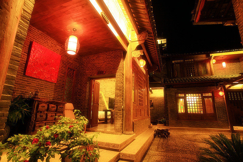 هتل Blossom Hill Inn Lijiang Springland