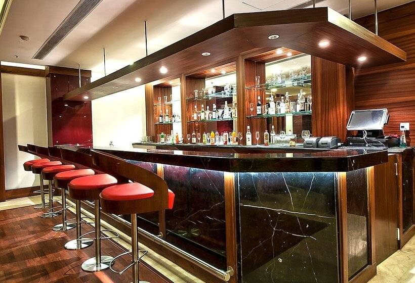 فندق The Golden Plaza