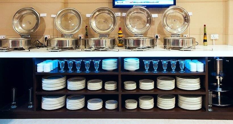 فندق The Golden Plaza