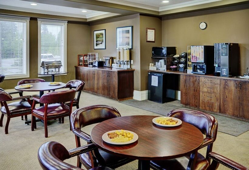 בית מלון כפרי Lakeview Inns & Suites  Edson Airport West