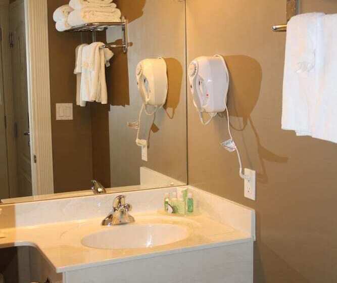 בית מלון כפרי Lakeview Inns & Suites  Edson Airport West