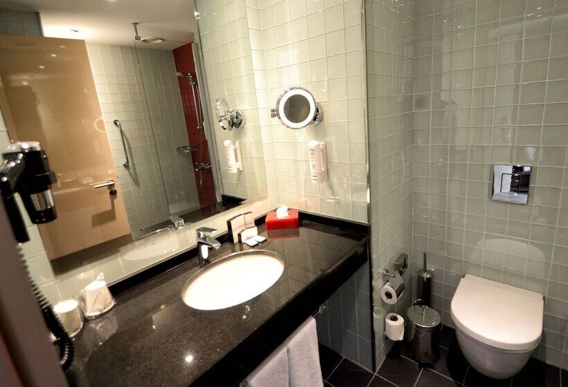 هتل Ramada Encore By Wyndham Izmir