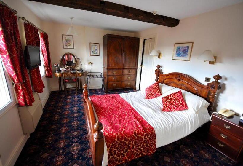 هتل The Greyhound Coaching Inn