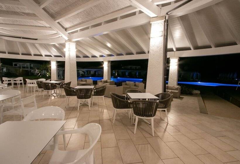 Limone Beach Resort