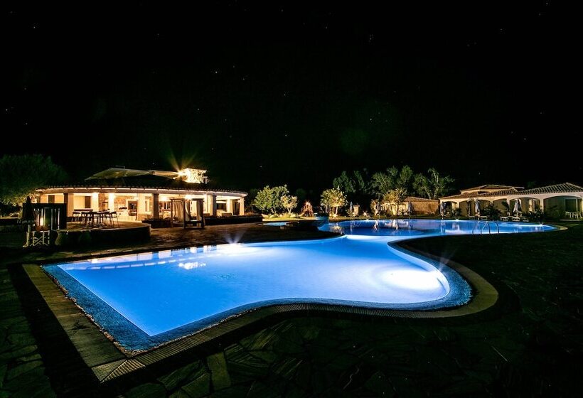 Limone Beach Resort