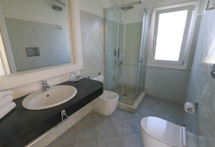 Limone Beach Resort