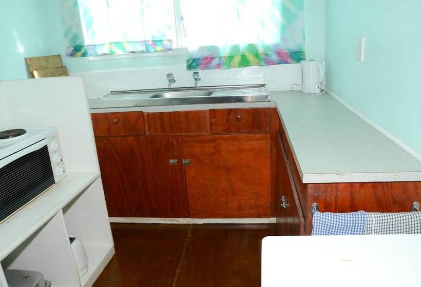 مُتل Gina's Garden Lodges