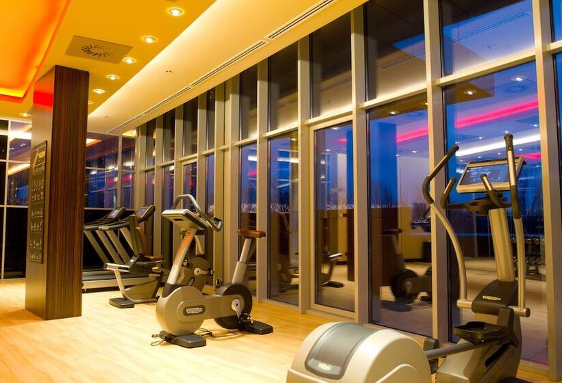 אתר נופש Four Points By Sheraton Kecskemét Hotel és Konferenciaközpont