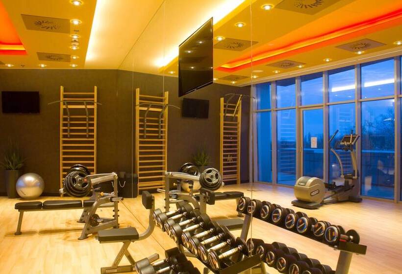 אתר נופש Four Points By Sheraton Kecskemét Hotel és Konferenciaközpont