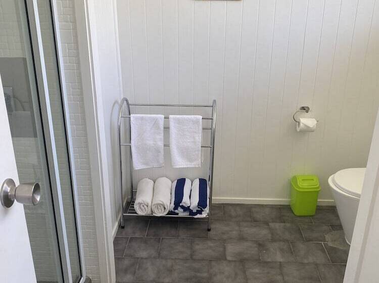 استراحتگاه The Black Pearl Beach Side Apartments