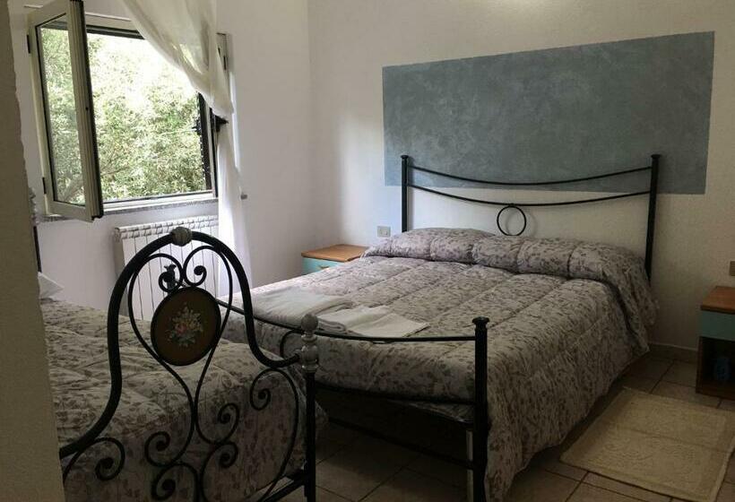 호텔 Azienda Agrituristica S Argalasi   B&b   Affittacamere Loc S Argalasi Austis