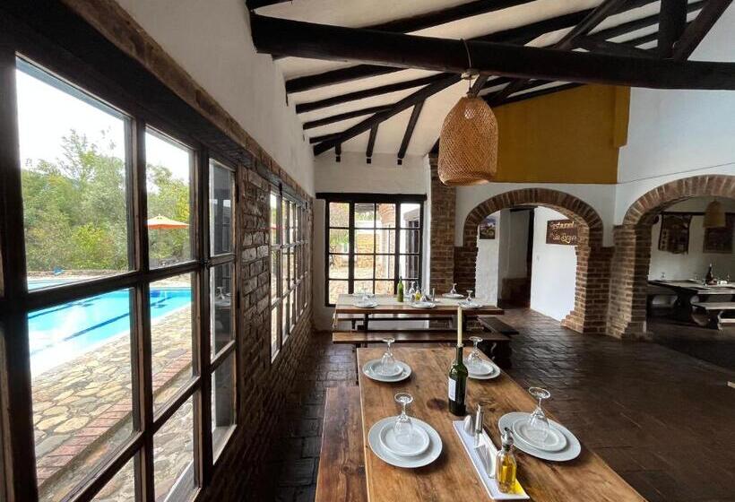 هتل La Villa De San Sebastian