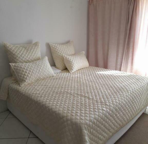פנסיון Sunset Guesthouse   Mthatha