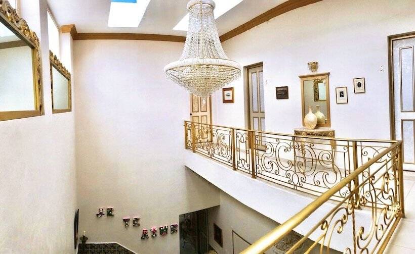 پانسیون Petit Hostel
