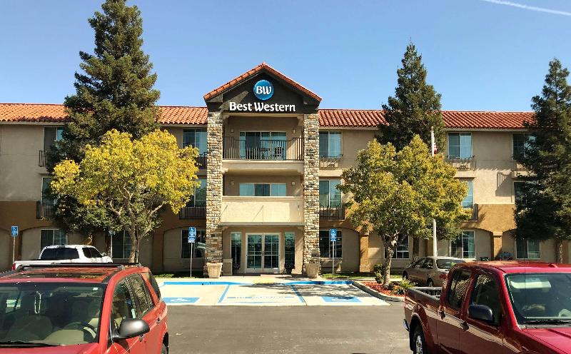 هتل Best Western Plus Moose Jaw