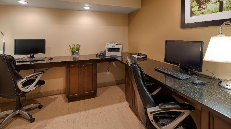 هتل Best Western Plus Moose Jaw