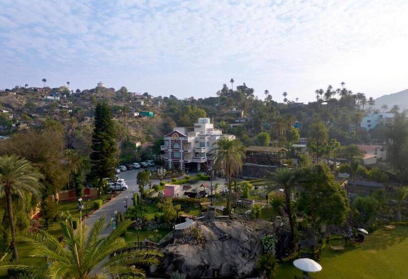 فندق Chacha Inn  The Garden Retreat