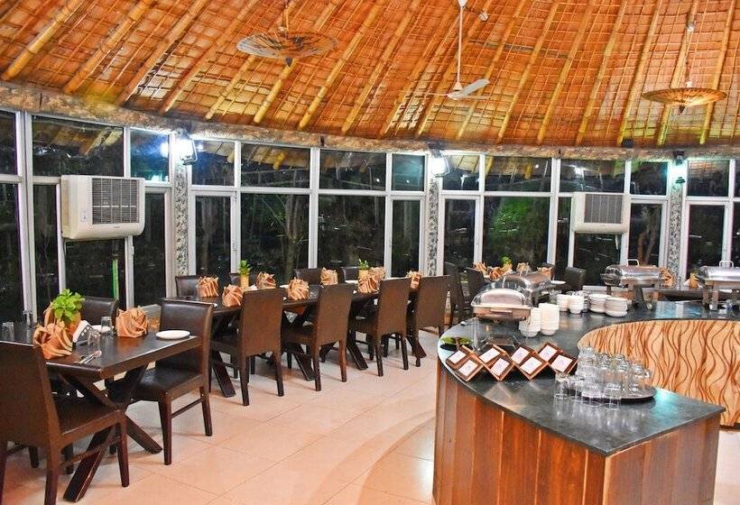 בית מלון כפרי Click Resort Corbett Tiger Den