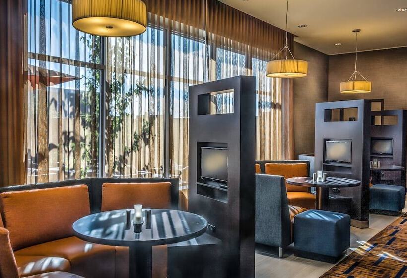 בית מלון כפרי Courtyard By Marriott Winnipeg Airport