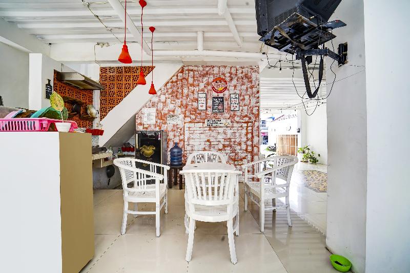 هتل Oyo 91173 Guesthouse King Puntodewo