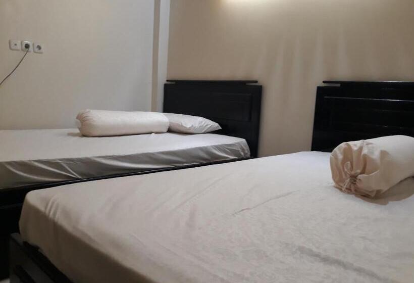 هتل Oyo 91162 Homestay Ansyariah Syariah