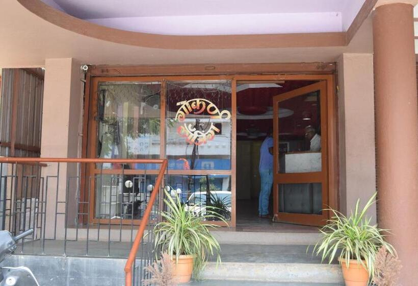 בית מלון כפרי Gokarn Lodging