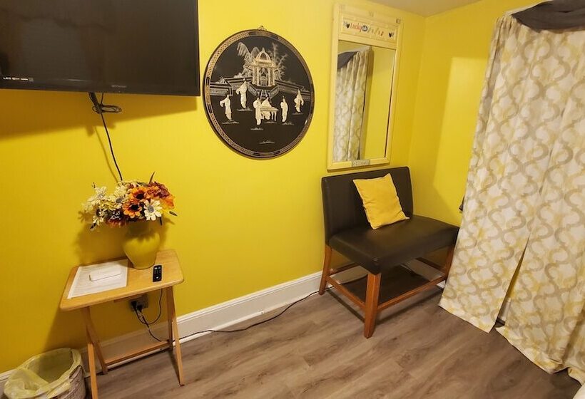 بنسيون Room In Guest Room   Yellow Rm Dover  Del State, Bayhealth  Dov Base