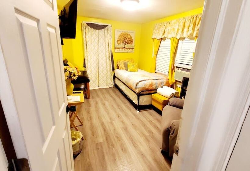 بنسيون Room In Guest Room   Yellow Rm Dover  Del State, Bayhealth  Dov Base