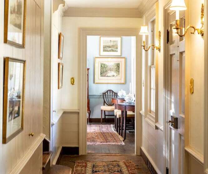 تختخواب و صبحانه Hollymead House