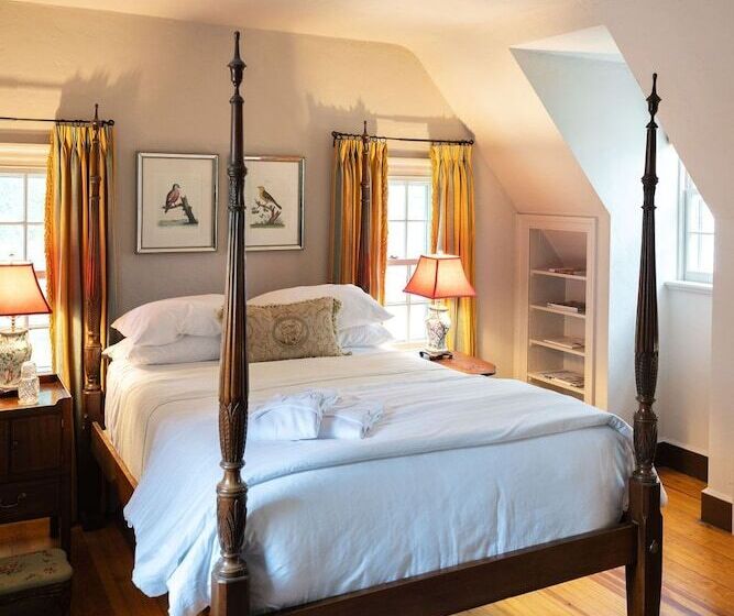 تختخواب و صبحانه Hollymead House