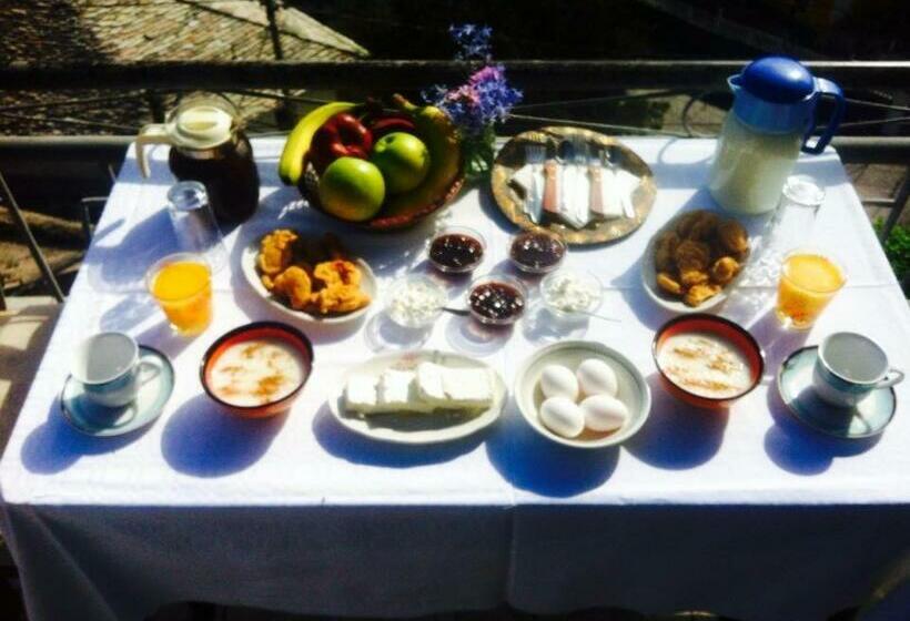 پانسیون Ruols Guesthouse